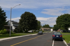 Model-S-on-Rue-Plante-Levis-5